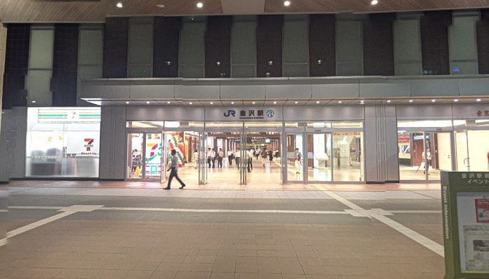 金沢駅西広場