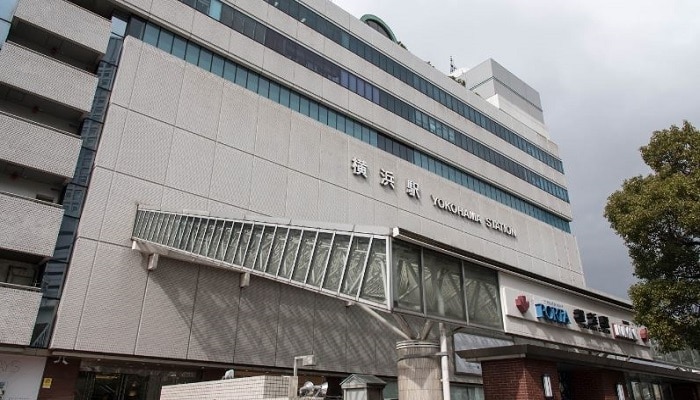 横浜駅東口